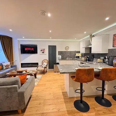 Luxury Centre - King Size Bed - Walk To Train Station & Attraction * York