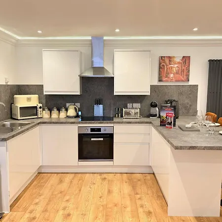 Appartement Luxury Centre - King Size Bed - Walk To Train Station & Attraction